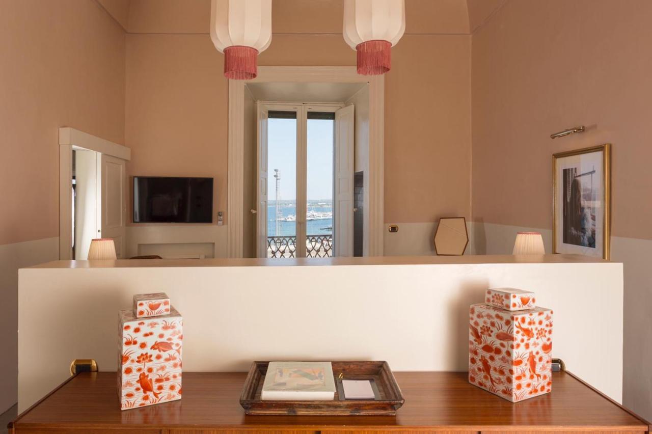 Bed and Breakfast Palazzo Colombo Gallipoli Exterior foto